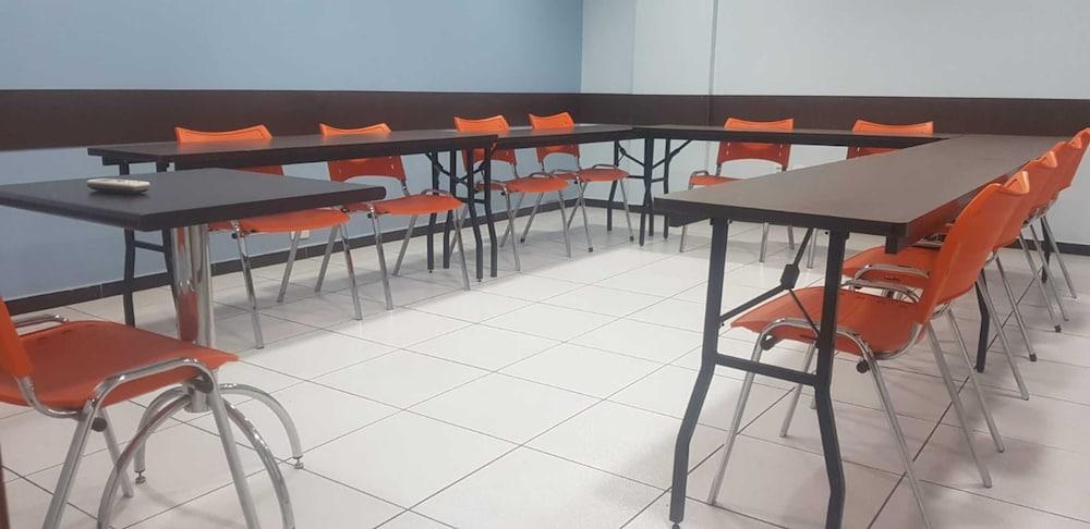 Hotel Dan Inn Sao Carlos By Nacional Inn Екстериор снимка